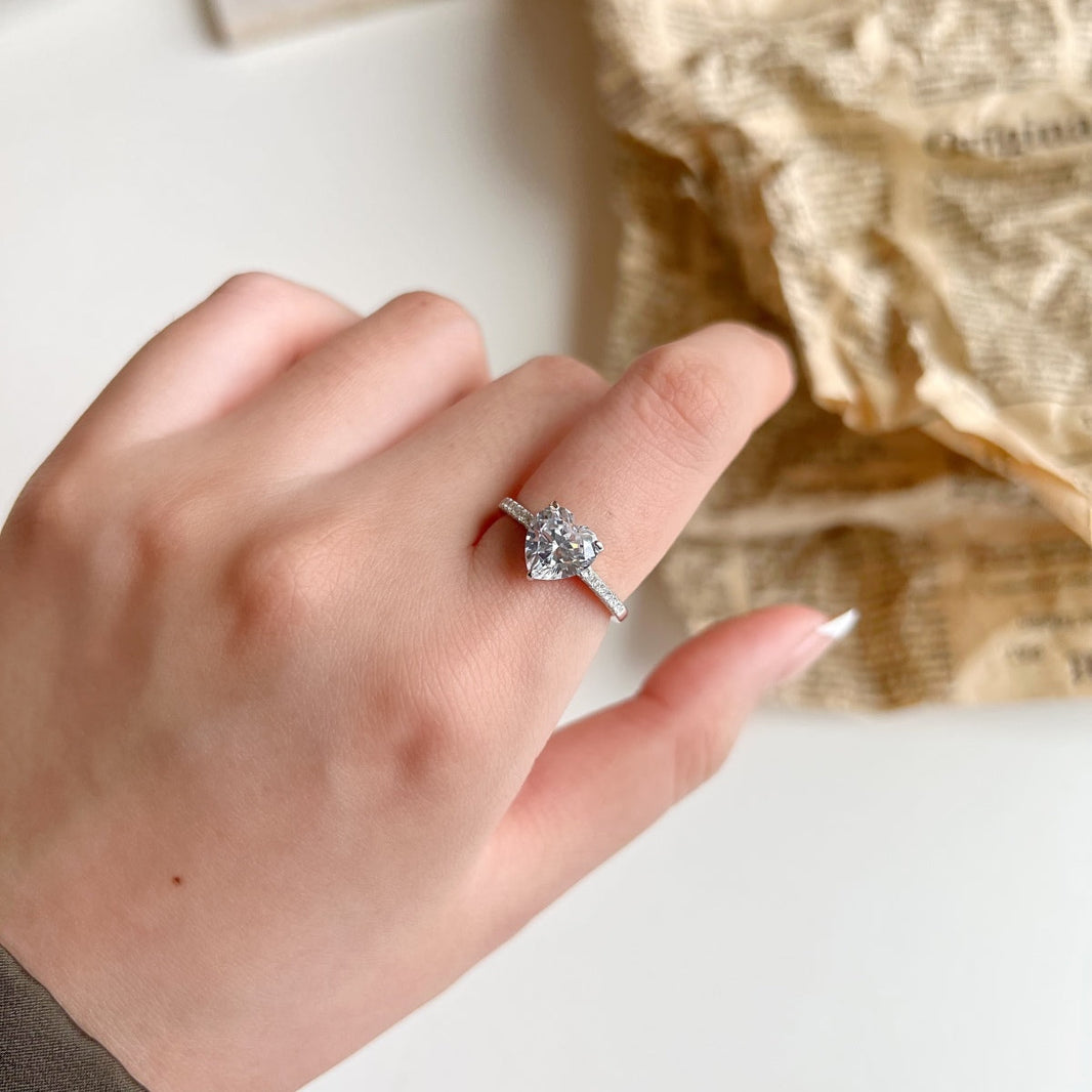 [Amore Jewelry]2.0 Carat Dazzling Lustrous Heart Cut Lover Ring