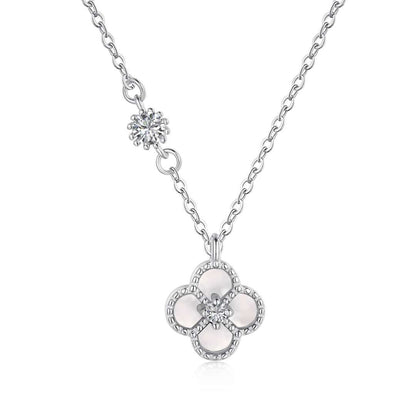 [Amore Jewelry]Delicate Flower Shape Necklace