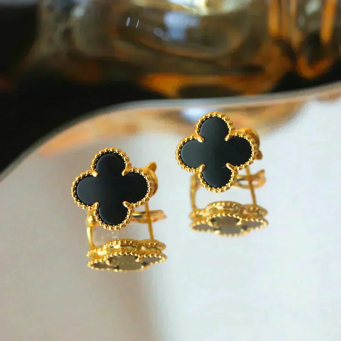 [Opulent Aurora]CLOVER MEDIUM 1 MOTIFS  ONYX STUD EARRINGS