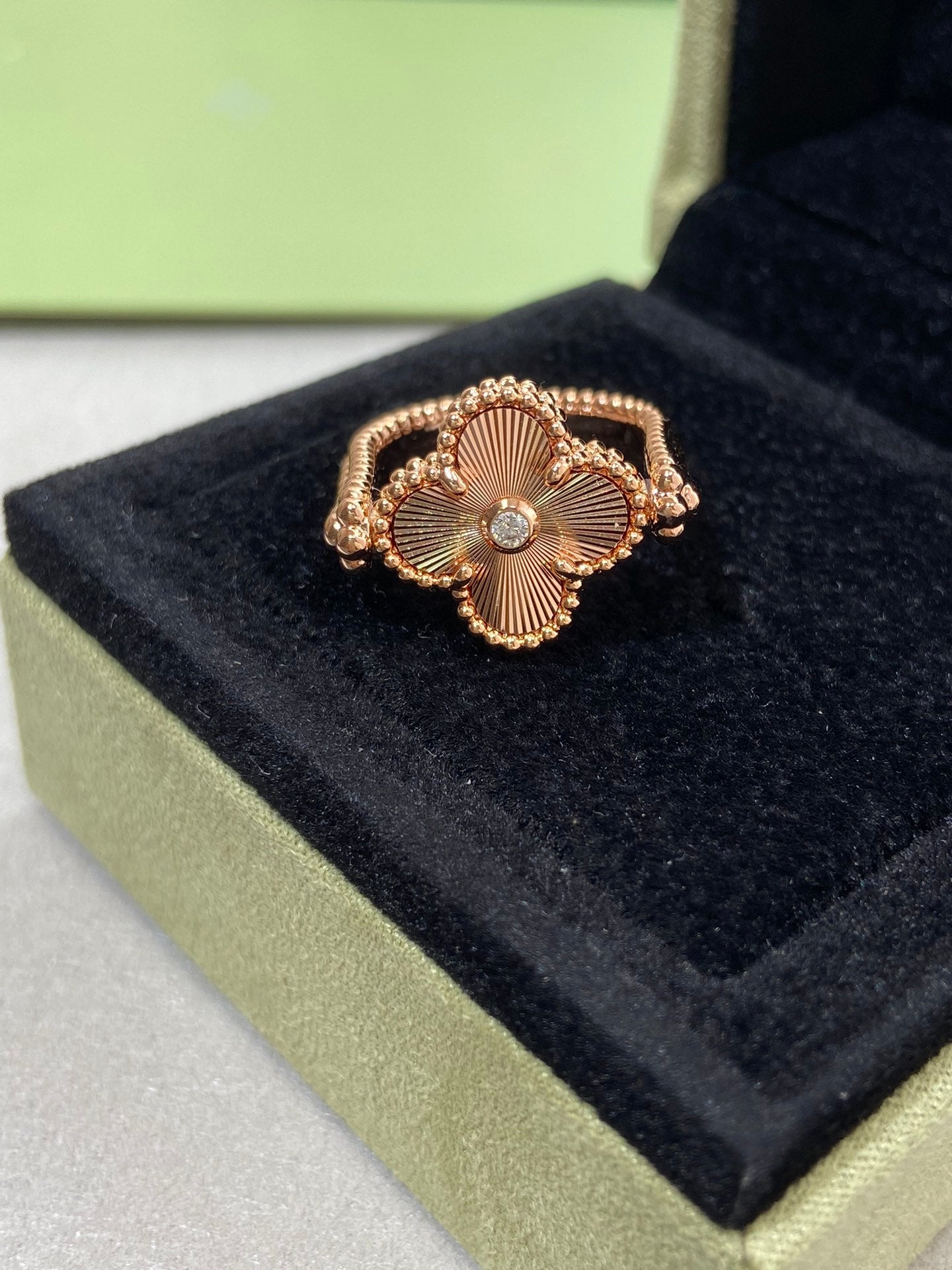 [Opulent Aurora]CLOVER RIVERSIBLE PINK GOLD RING