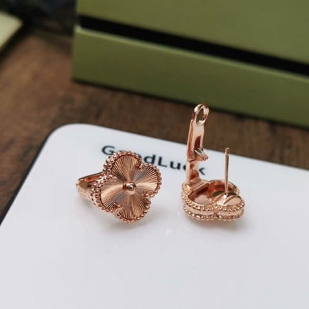 [Amore Jewelry]CLOVER MEDIUM STUD EARRINGS
