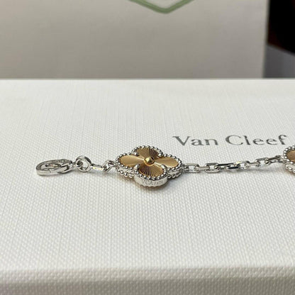 [Opulent Aurora]CLOVER  5 MOTIFS  CHRISTMAS LIMITED EDITION BRACELET